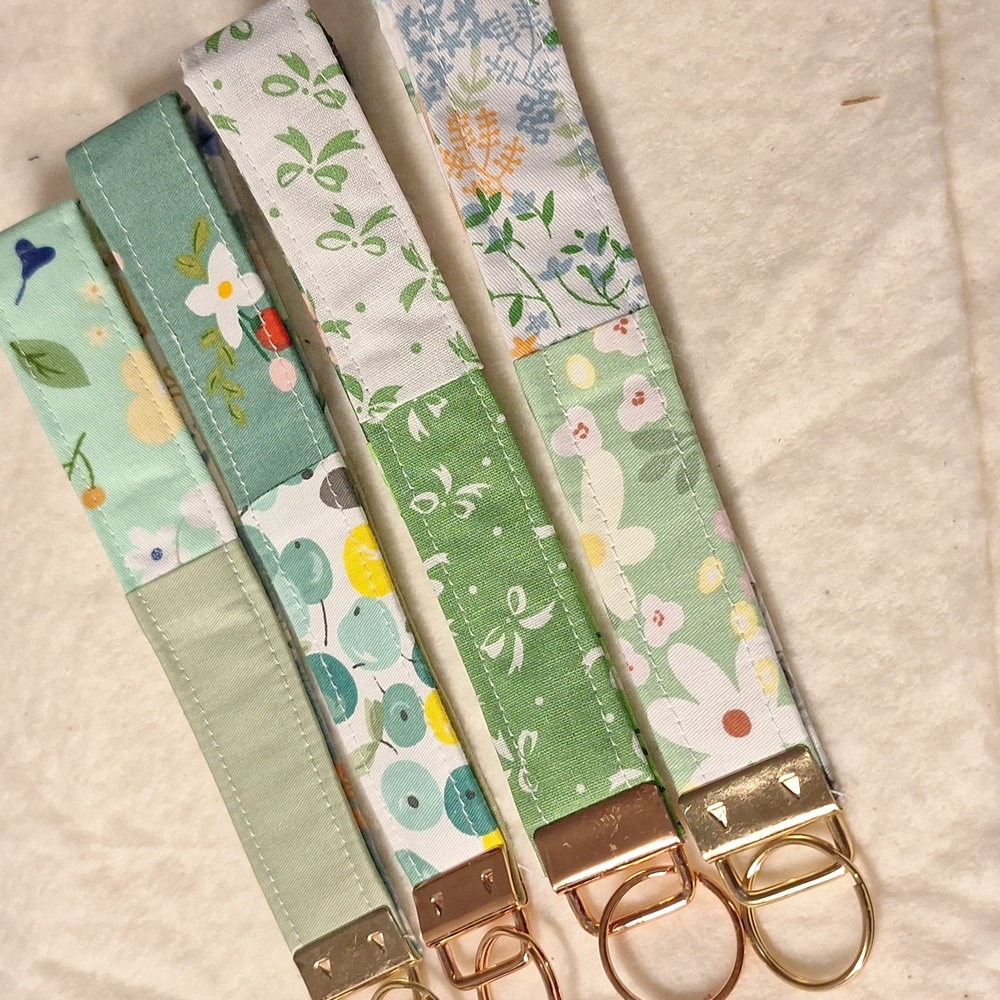 1 - Green Pattern Key Holder
